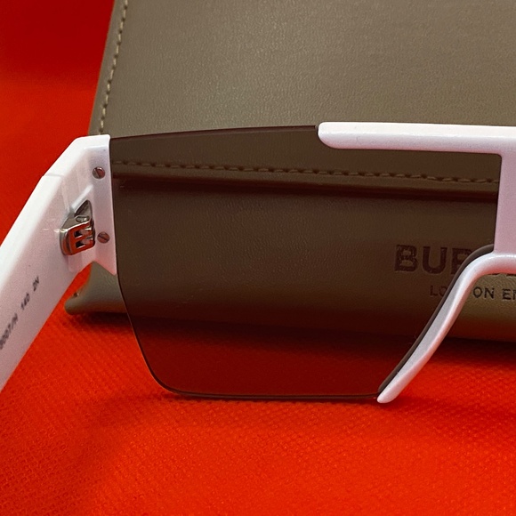 NEW Burberry BE4291 White Sunglasses - Picture 6 of 15